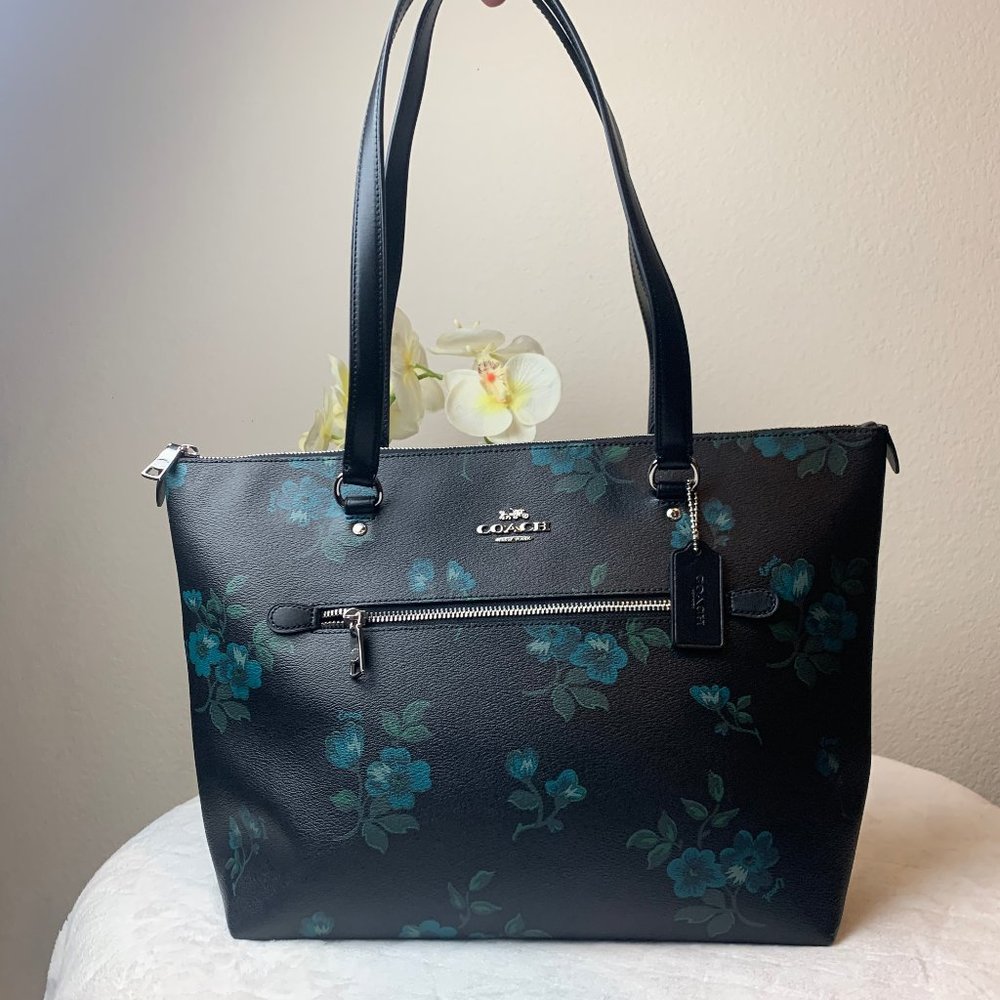 COACH GALLERY TOTE WITH VICTORIAN FLORAL P…